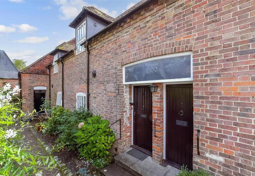 Front Brochure NEW - St. Pancras, Chichester, West Sussex - Wards of Kent