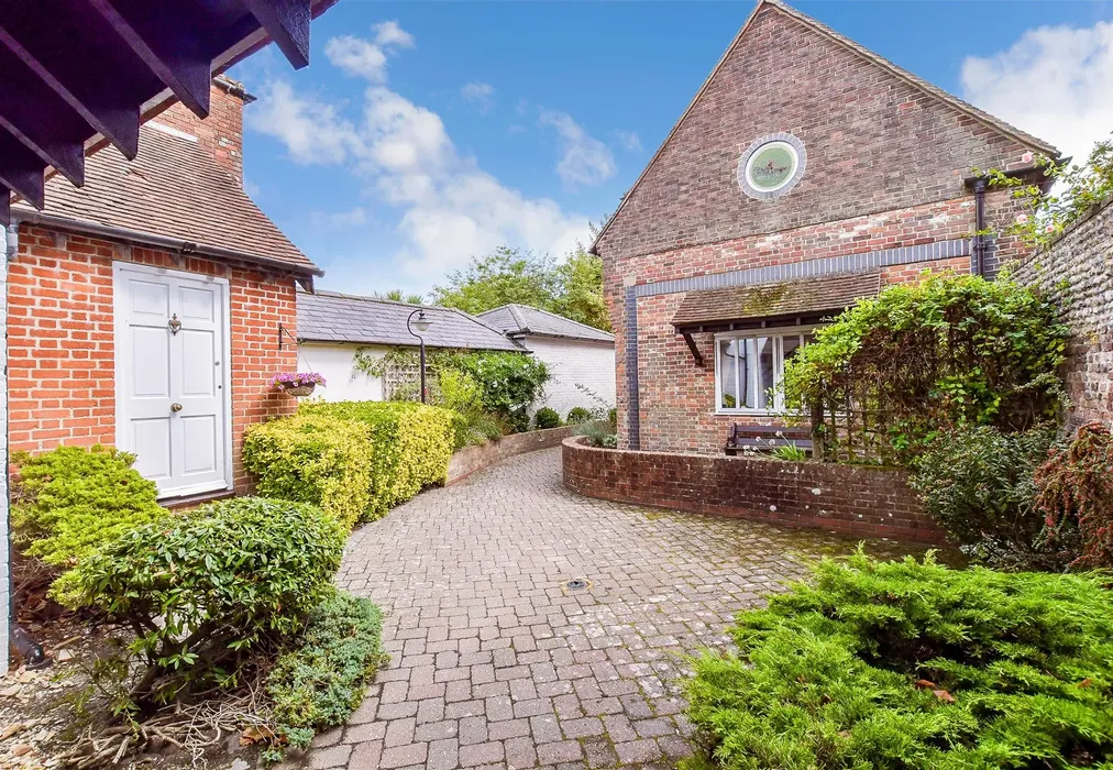 Communal Gardens - St. Pancras, Chichester, West Sussex - Wards of Kent