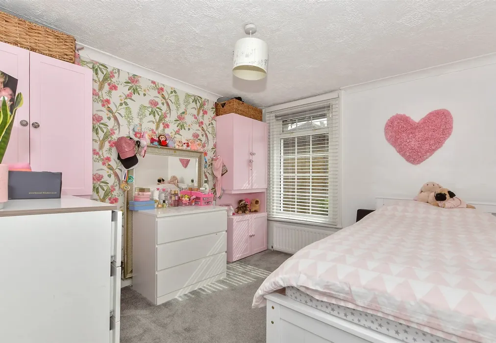Bedroom 2 - Thornhill Place, Maidstone, Kent - Wards of Kent