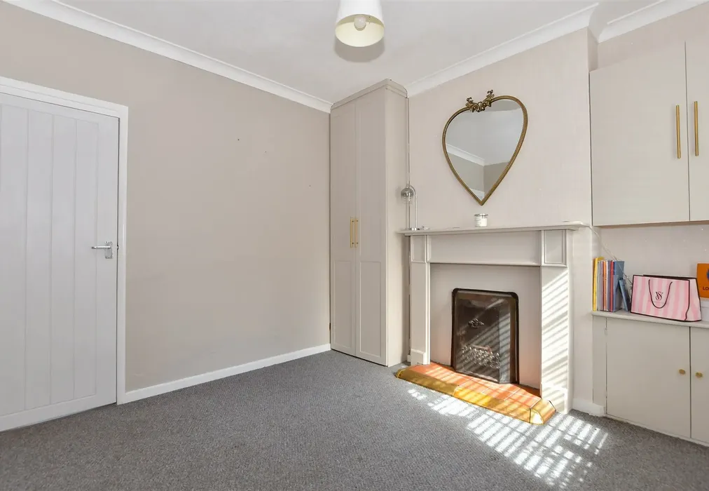 Lounge - Thornhill Place, Maidstone, Kent - Wards of Kent