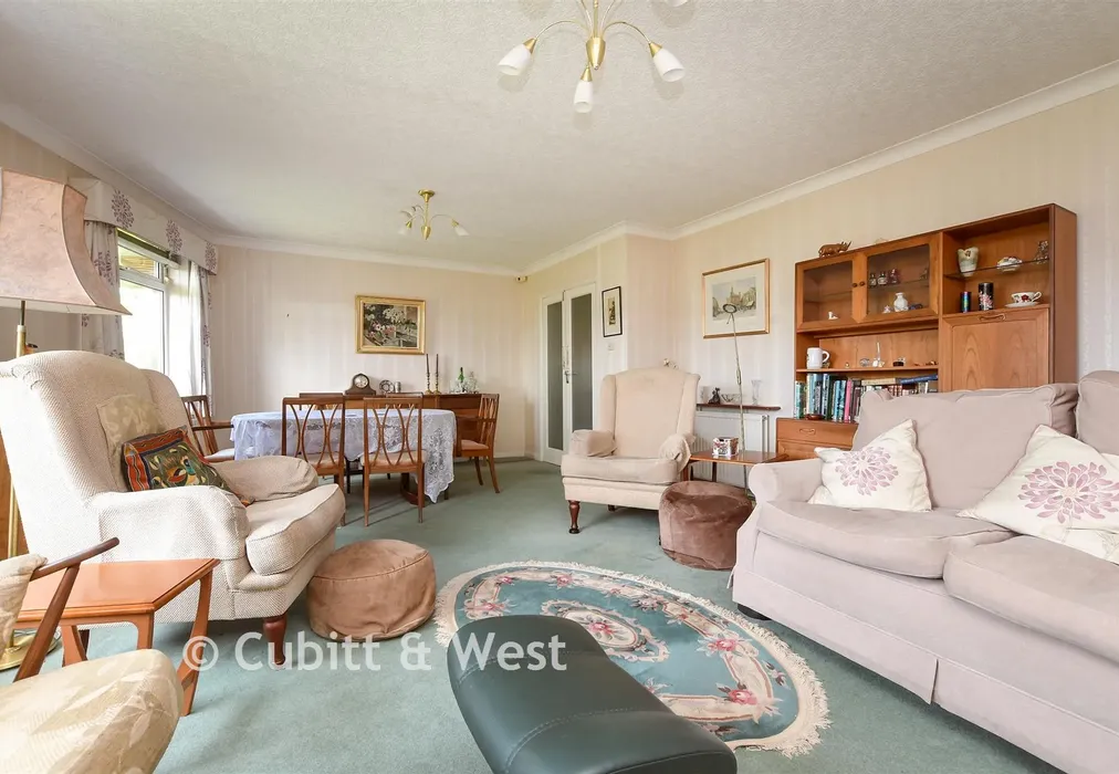 Lounge/Diner - Wrayfield Avenue, Reigate, Surrey - Wards of Kent