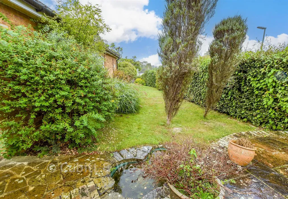 Rear Garden - Wrayfield Avenue, Reigate, Surrey - Wards of Kent