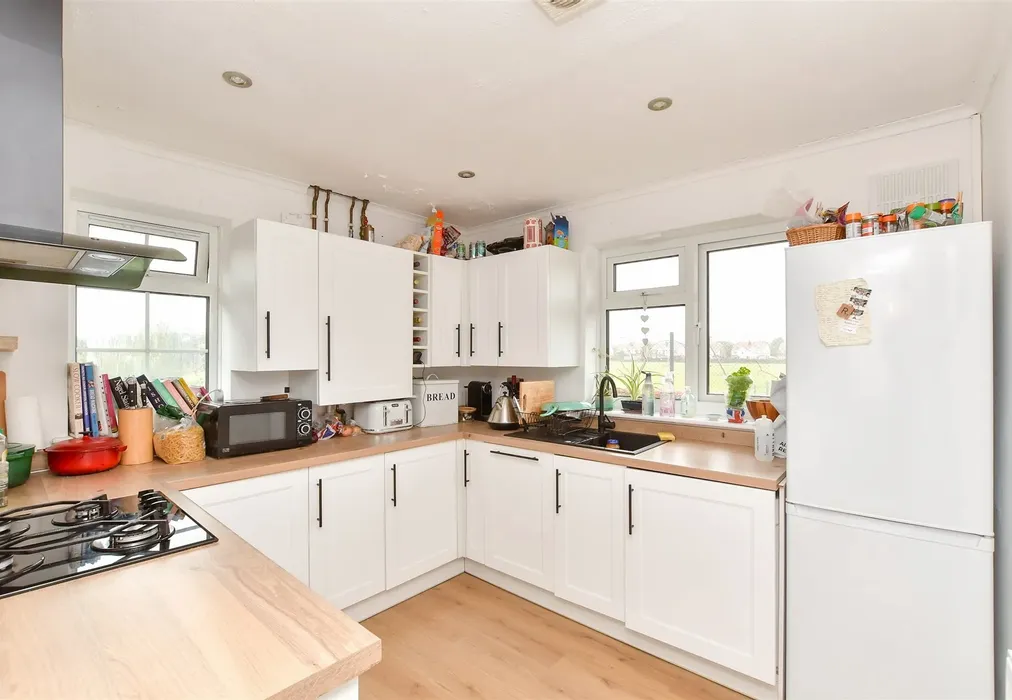 Kitchen - Gaisford Close, Worthing, West Sussex - Wards of Kent