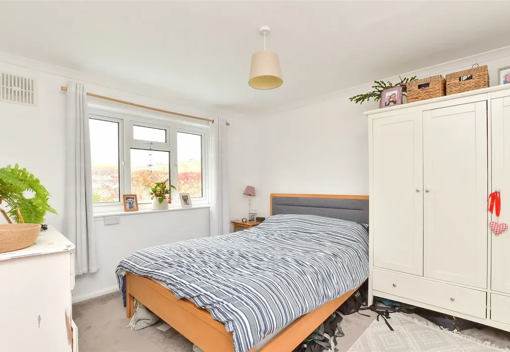 Bedroom 1 - Gaisford Close, Worthing, West Sussex - Wards of Kent
