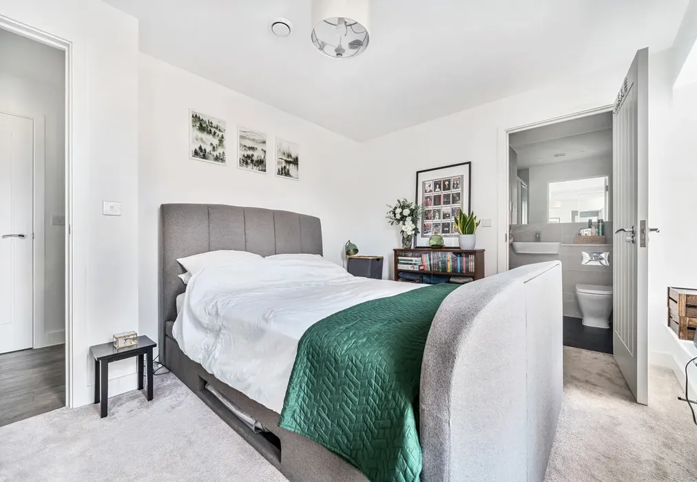 Bedroom 1 - Glenway Road, Rochester, Kent - Wards of Kent