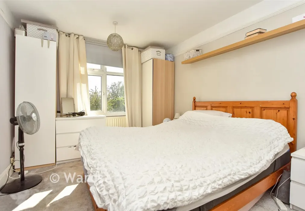 Bedroom 1 - Borden Lane, Sittingbourne, Kent - Wards of Kent