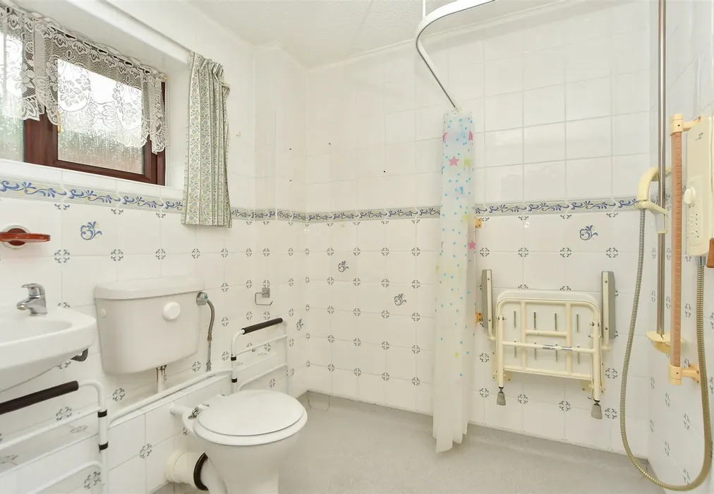 Wet Room - Kingsdown Close, Hempstead, Gillingham, Kent - Wards of Kent