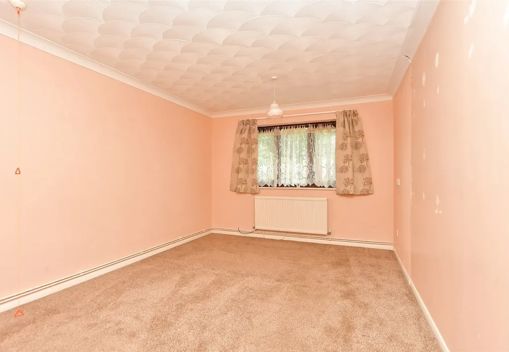 Bedroom - Kingsdown Close, Hempstead, Gillingham, Kent - Wards of Kent