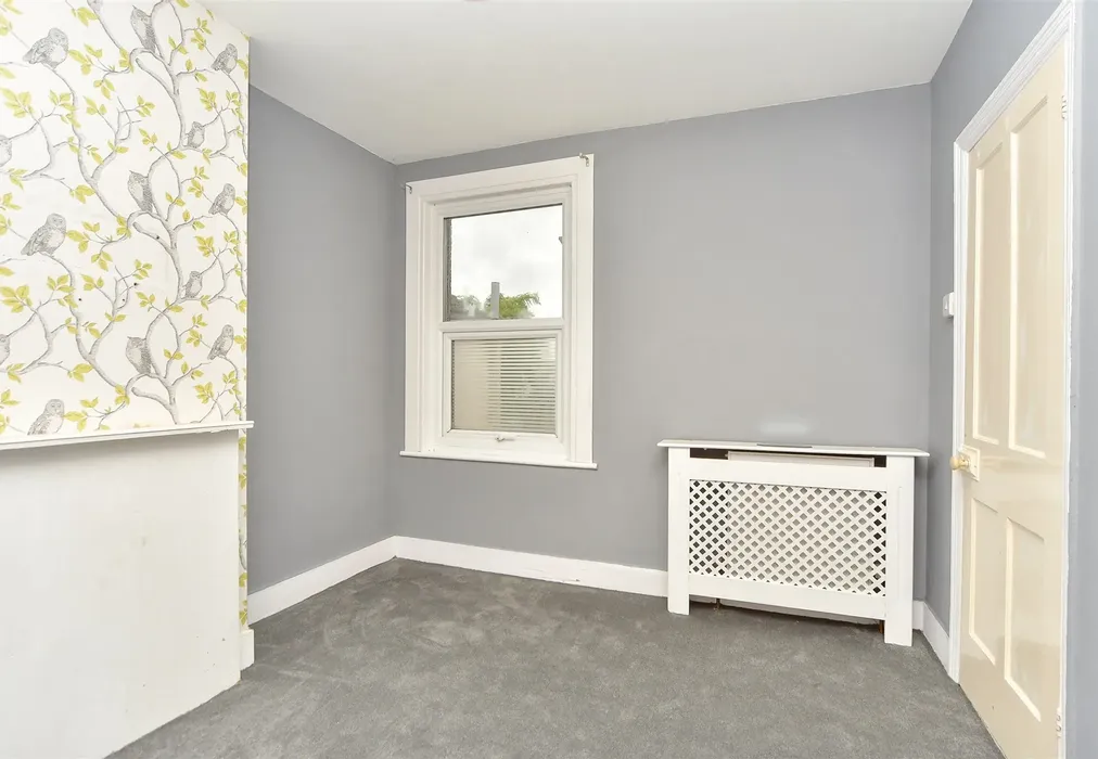 Bedroom 2 - Gordon Avenue, Queenborough, Sheerness, Kent - Wards of Kent