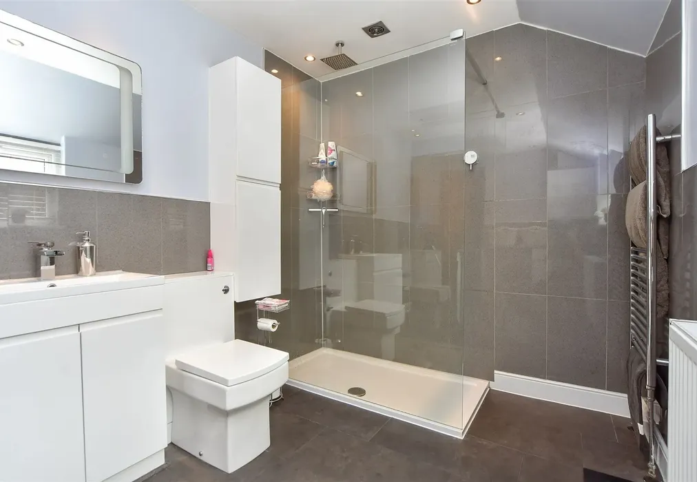 Shower Room - Breach Lane, Lower Halstow, Sittingbourne, Kent - Wards of Kent