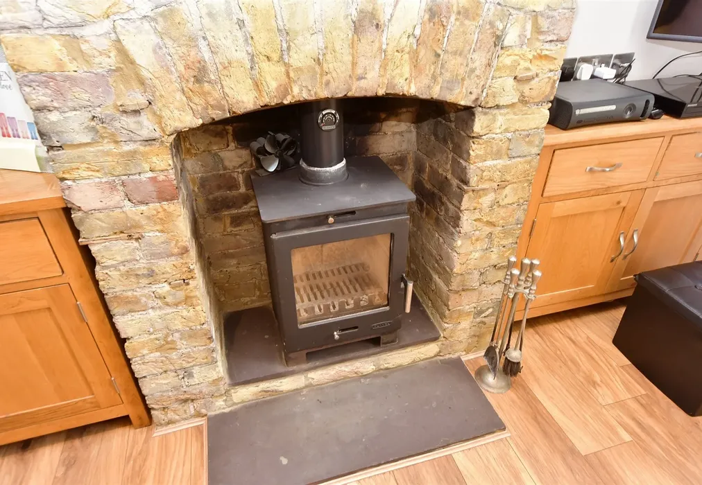 Internal Feature - Breach Lane, Lower Halstow, Sittingbourne, Kent - Wards of Kent