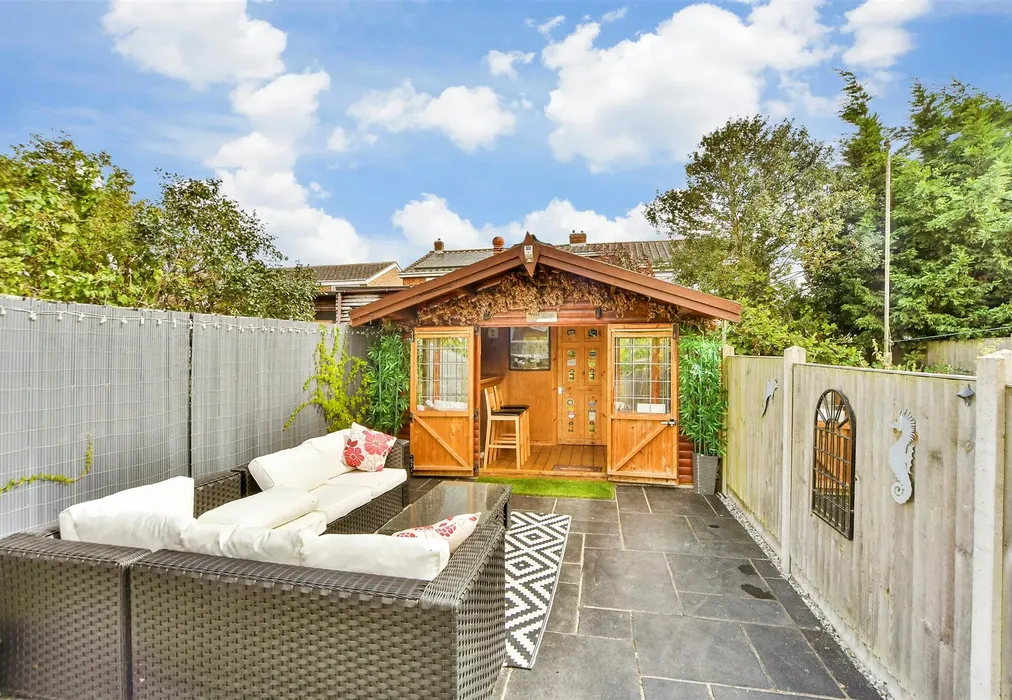 Rear Garden - Breach Lane, Lower Halstow, Sittingbourne, Kent - Wards of Kent