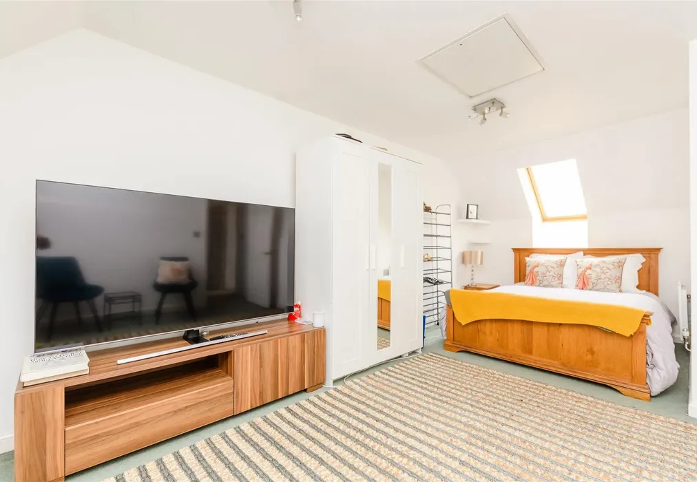 Bedroom 2 - Darenth Park Avenue, Dartford, Kent - Wards of Kent