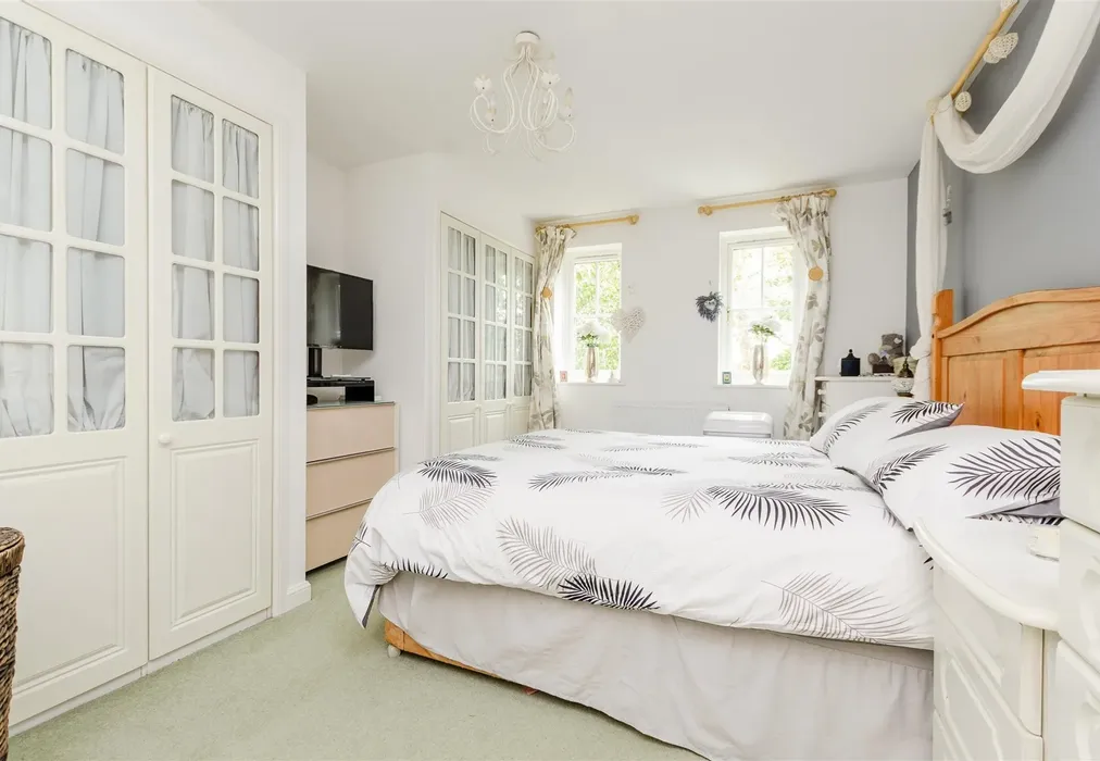 Bedroom 1 - Darenth Park Avenue, Dartford, Kent - Wards of Kent