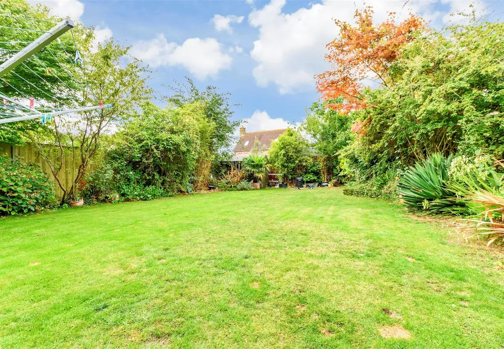 Rear Garden - Darenth Park Avenue, Dartford, Kent - Wards of Kent