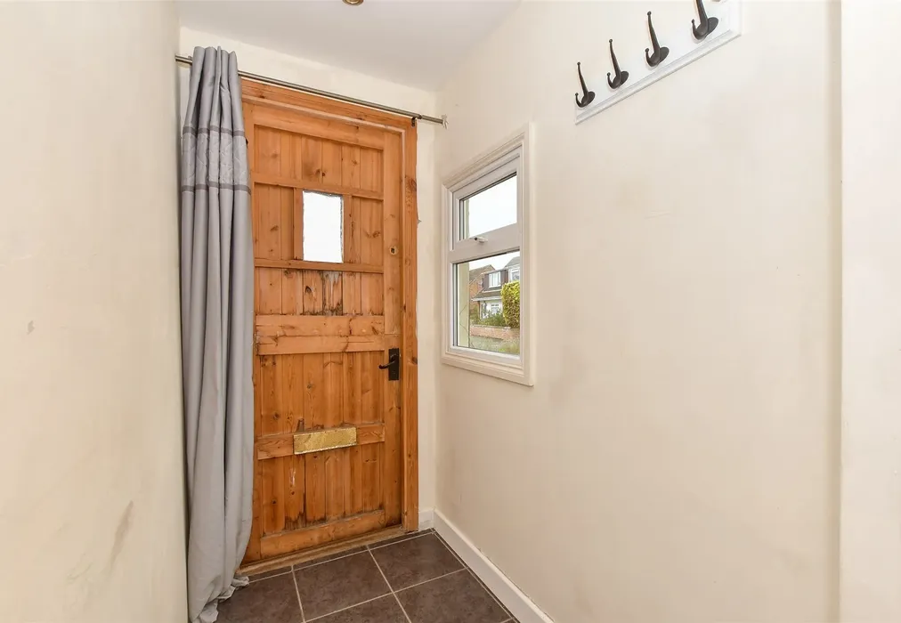 Entrance Hall - Orchard Road, East Peckham, Tonbridge, Kent - Wards of Kent