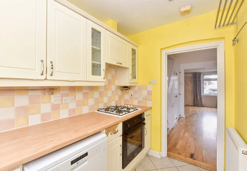 Kitchen - Orchard Road, East Peckham, Tonbridge, Kent - Wards of Kent