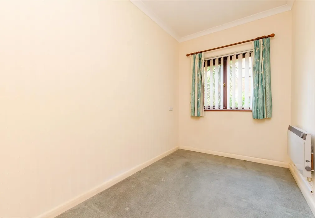 Bedroom 2 - High Street, Rochester, Kent - Wards of Kent
