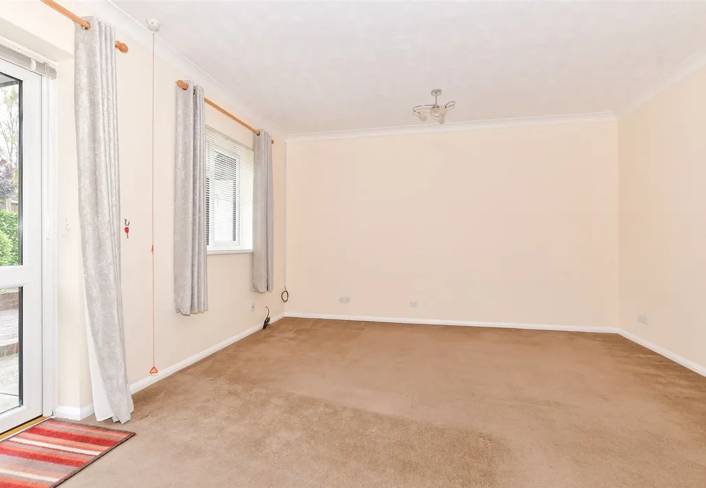 Lounge/Diner - Russet Court, Coxheath, Maidstone, Kent - Wards of Kent