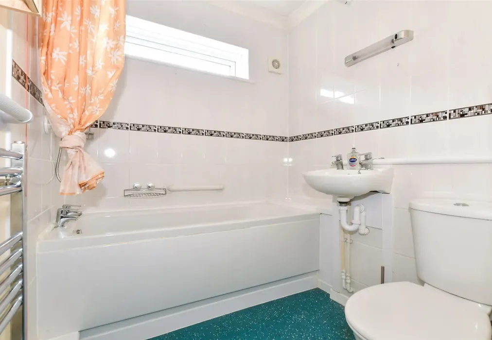 Bathroom - Russet Court, Coxheath, Maidstone, Kent - Wards of Kent