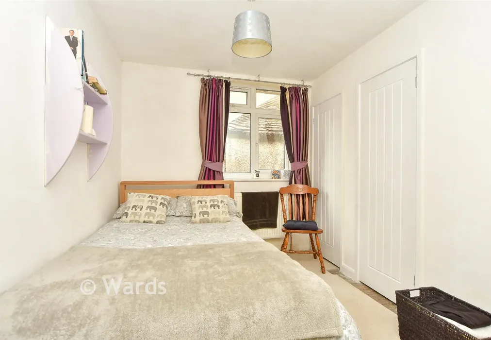 Bedroom 2 - Lower Road, Faversham, Kent - Wards of Kent