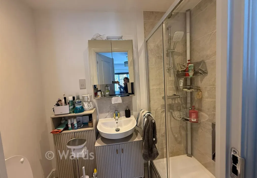 En-suite Shower Room - Chestnut Lane, Sittingbourne, Kent - Wards of Kent