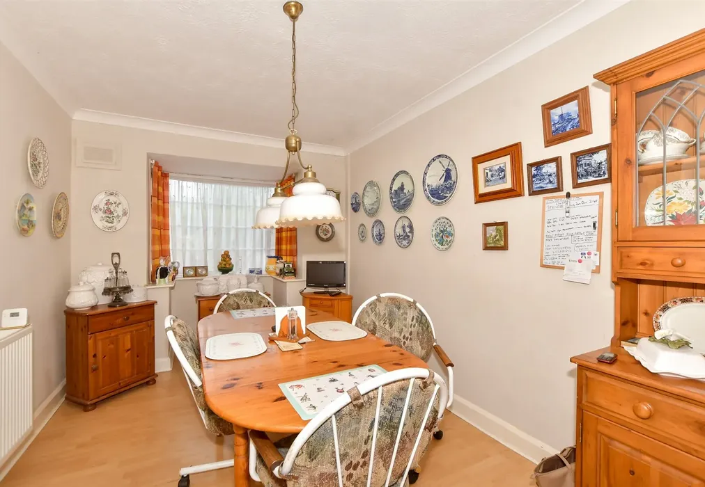 Kitchen - Grenham Bay Avenue, Minnis Bay, Birchington, Kent - Wards of Kent