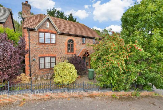 Hillcrest View, Basildon, Essex - Wards of Kent