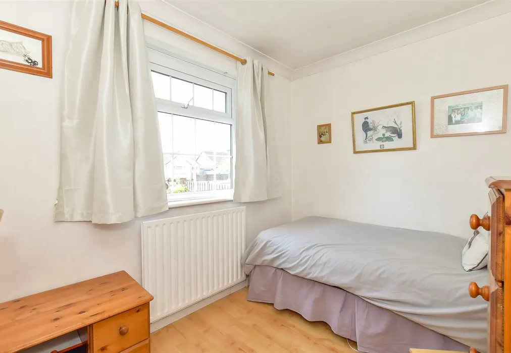 Bed 3 - Sunnymead Drive, Waterlooville, Hampshire - Wards of Kent