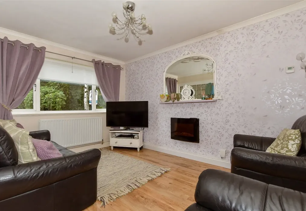 Lounge - Simpson Road, Snodland, Kent - Wards of Kent