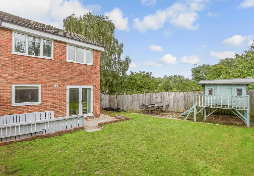 Rear Garden - Simpson Road, Snodland, Kent - Wards of Kent