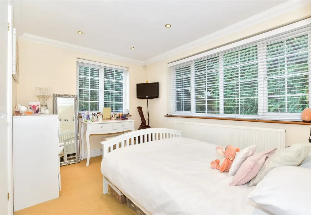 Bedroom 2 - Ware Street, Bearsted, Maidstone, Kent - Wards of Kent