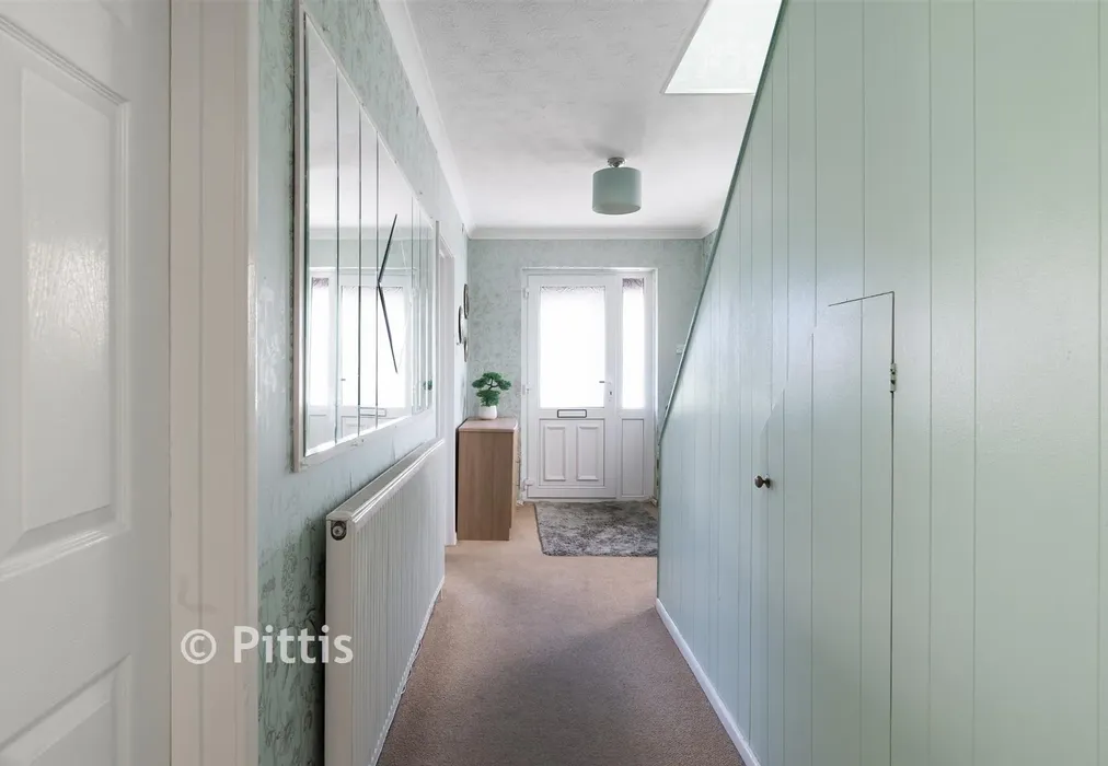 Hallway - Vinings Road, Sandown, Isle of Wight - Wards of Kent