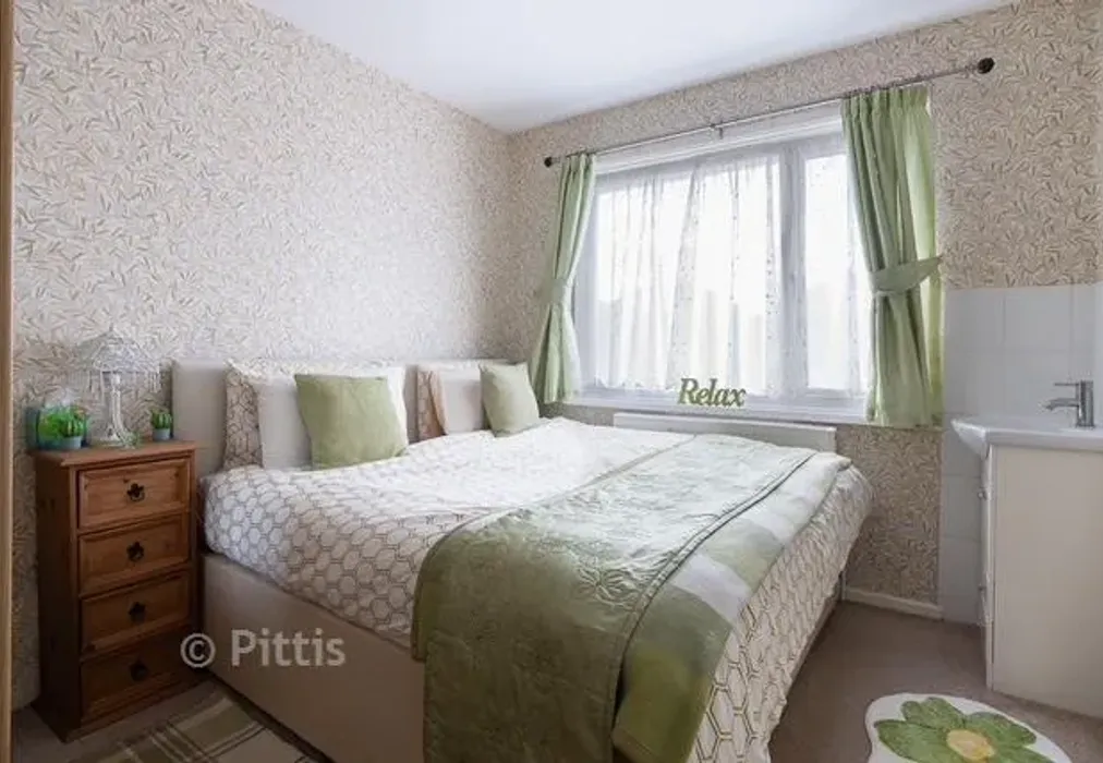 Bedroom 2 - Vinings Road, Sandown, Isle of Wight - Wards of Kent