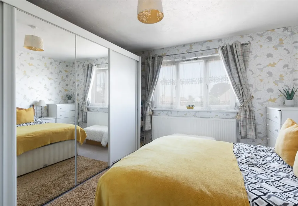 Bedroom 1 - Vinings Road, Sandown, Isle of Wight - Wards of Kent