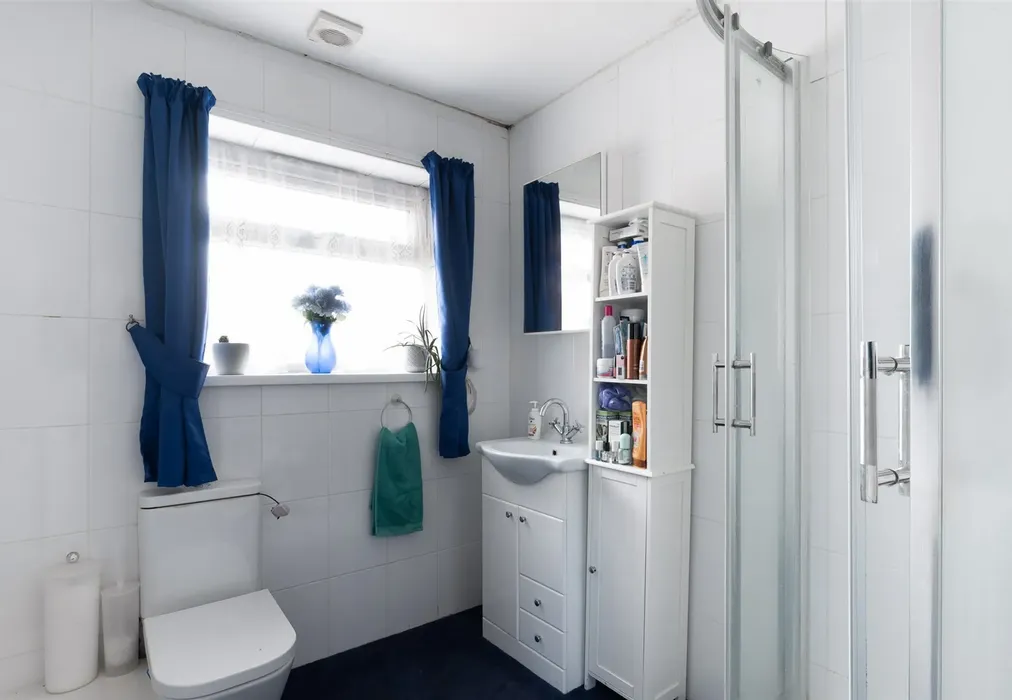Shower Room - Vinings Road, Sandown, Isle of Wight - Wards of Kent