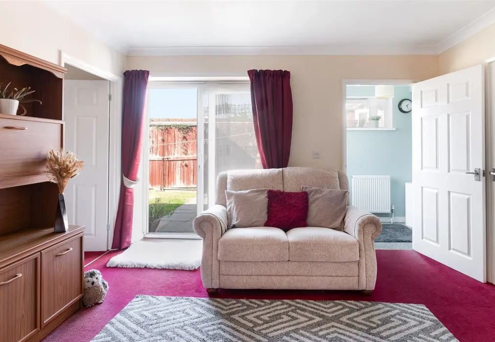 Snug - Vinings Road, Sandown, Isle of Wight - Wards of Kent
