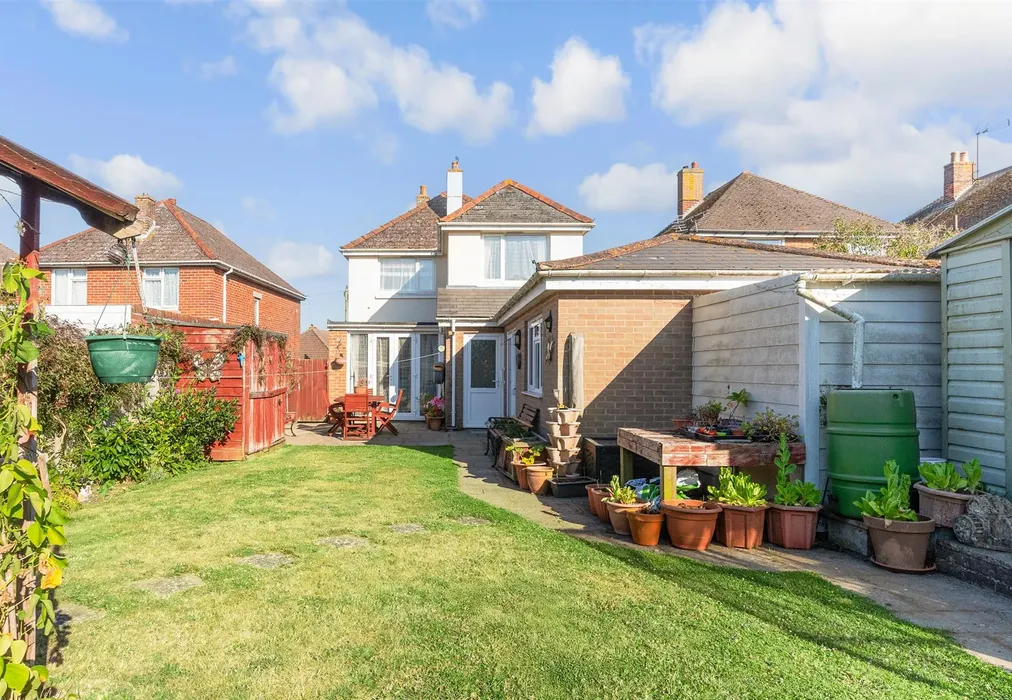 Rear Garden - Vinings Road, Sandown, Isle of Wight - Wards of Kent