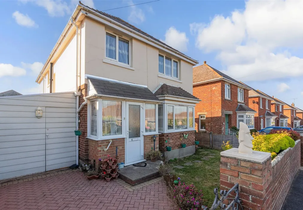 Front Aspect - Vinings Road, Sandown, Isle of Wight - Wards of Kent