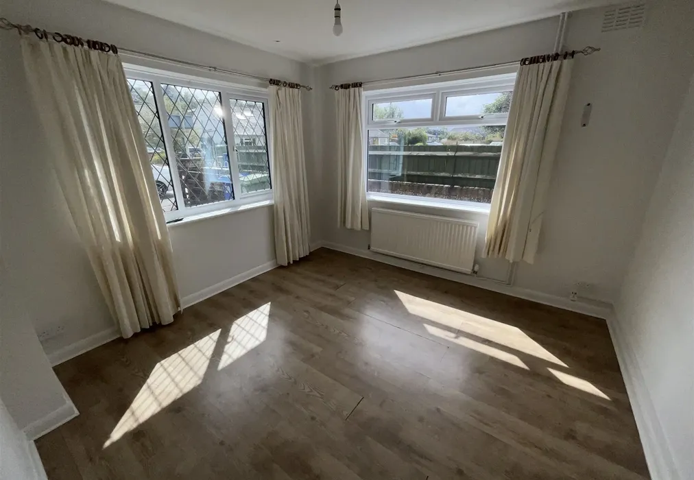 Bedroom - Water Lane, Ospringe, Faversham, Kent - Wards of Kent