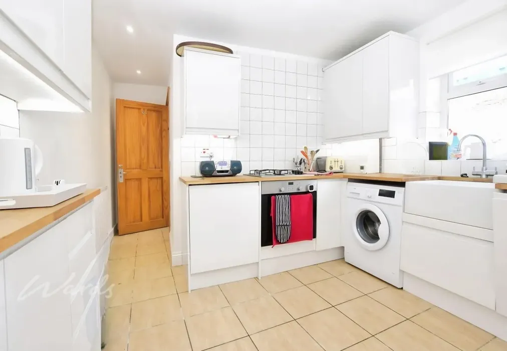 Clifton 27 kitche... - Clifton Street Margate CT9 - Wards of Kent