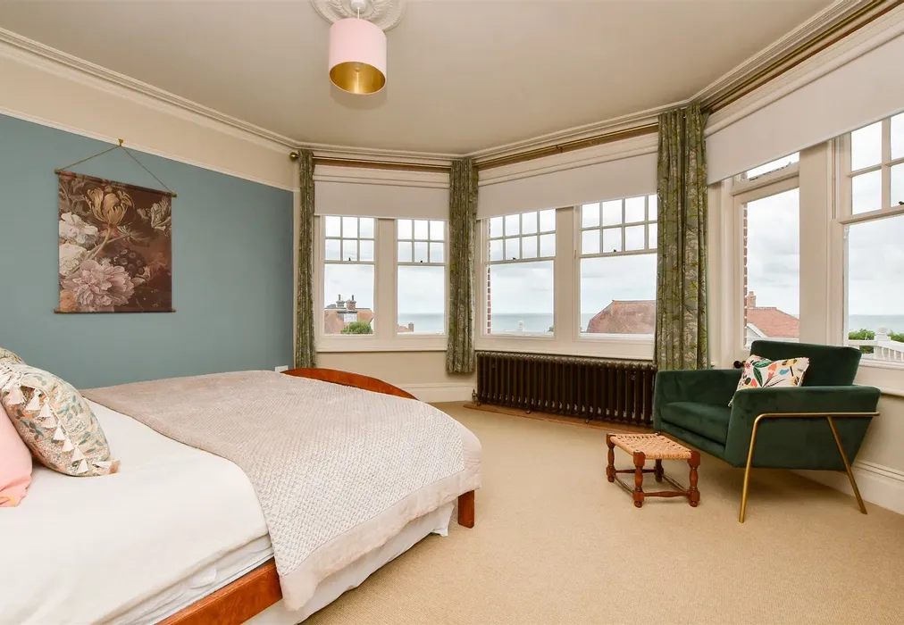 Bedroom 1 - North Foreland Avenue, Broadstairs, Kent - Wards of Kent