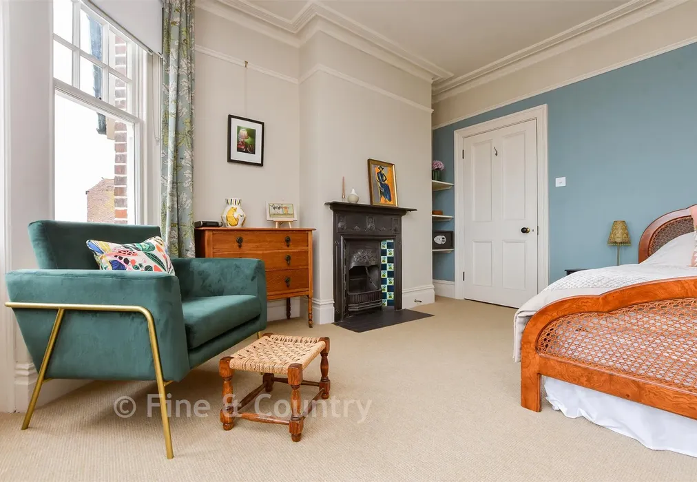Bedroom 1 - North Foreland Avenue, Broadstairs, Kent - Wards of Kent