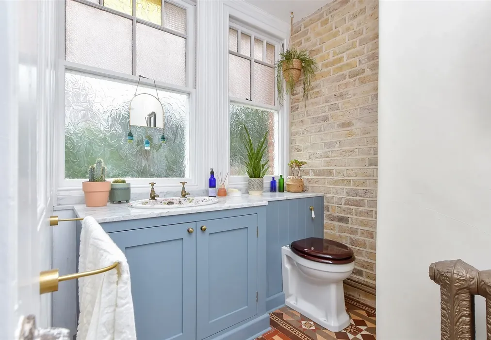 WC - North Foreland Avenue, Broadstairs, Kent - Wards of Kent