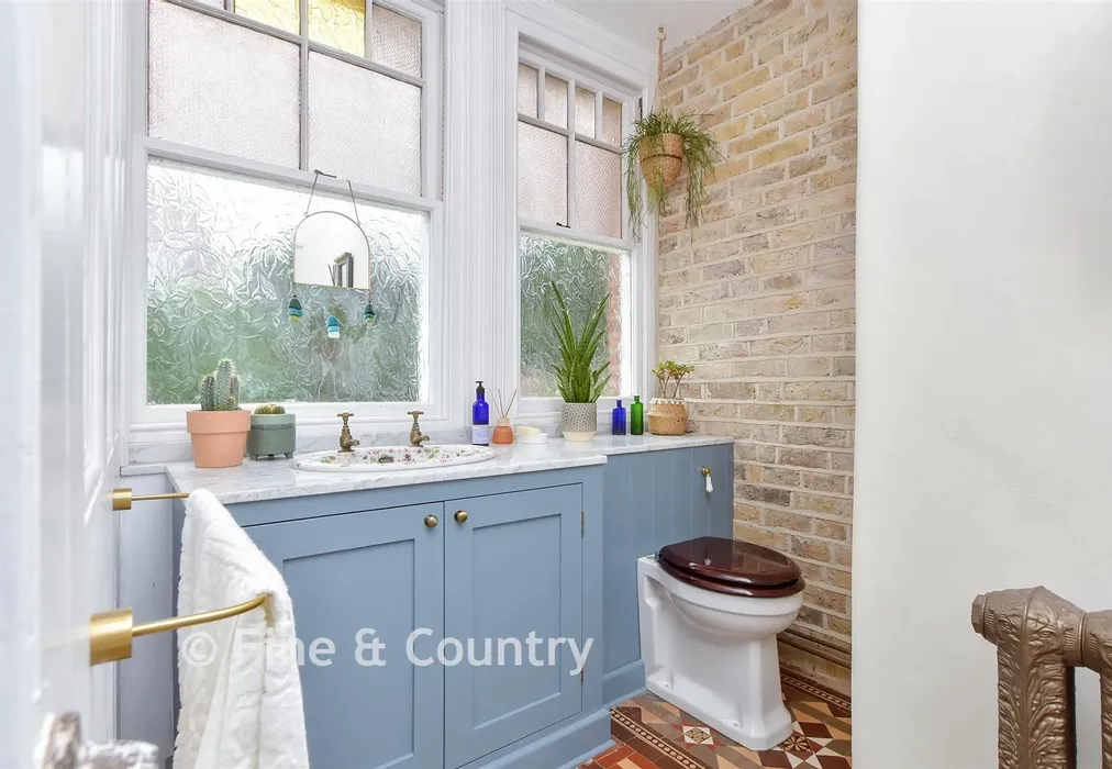 WC - North Foreland Avenue, Broadstairs, Kent - Wards of Kent