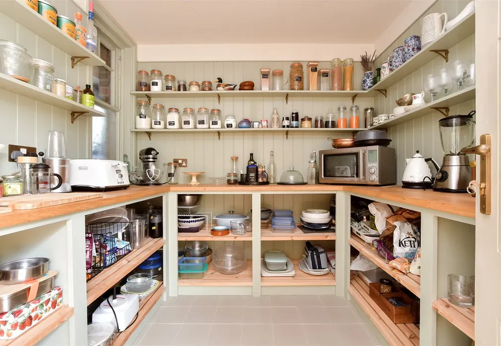 Pantry - North Foreland Avenue, Broadstairs, Kent - Wards of Kent