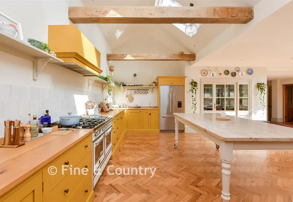 Kitchen - North Foreland Avenue, Broadstairs, Kent - Wards of Kent