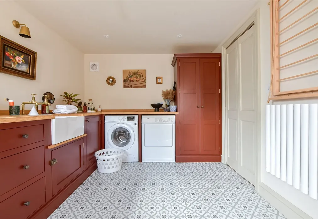 Utility - North Foreland Avenue, Broadstairs, Kent - Wards of Kent