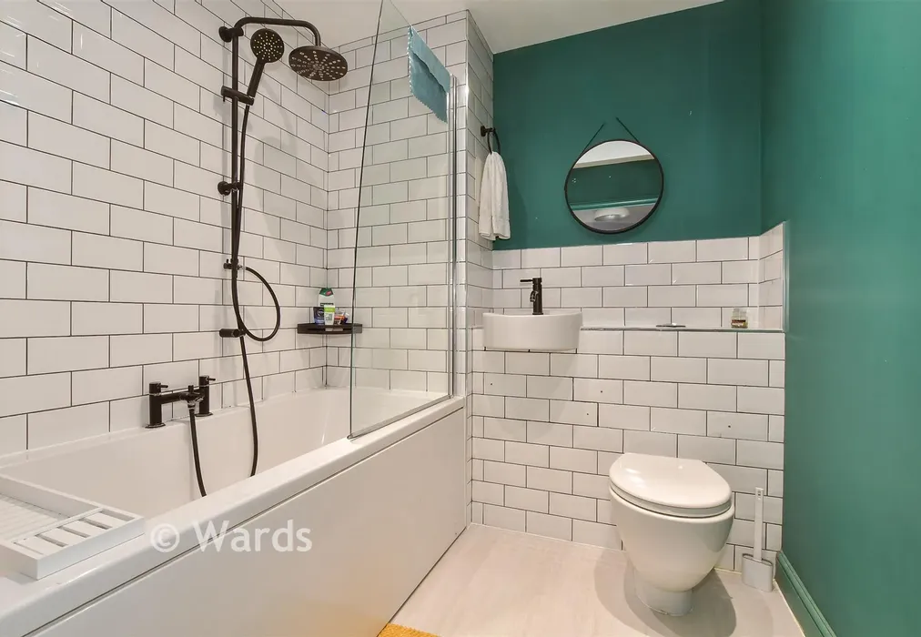 Bathroom - Old Watling Street, Canterbury, Kent - Wards of Kent
