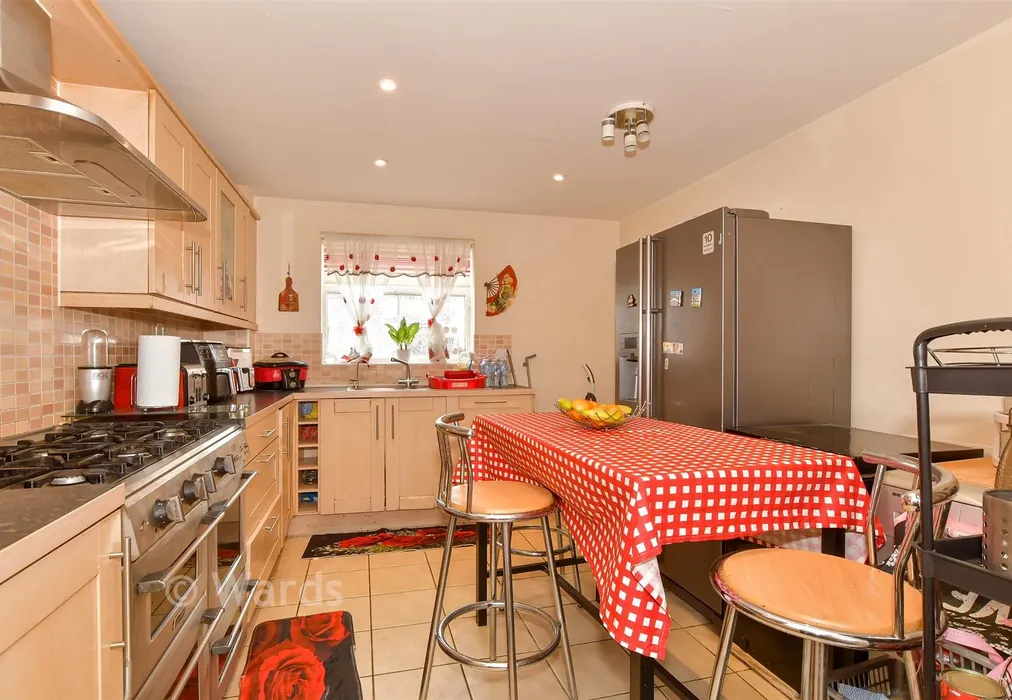 Kitchen - Trona Court, Sittingbourne, Kent - Wards of Kent